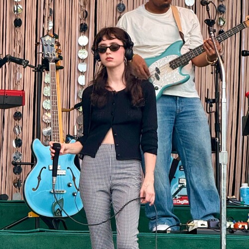 clairo 17392464863975a1bdb91b9fdf041