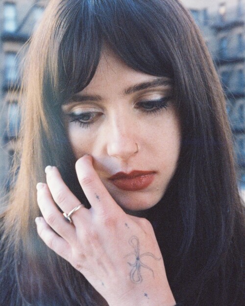 clairo 1743632313857fe3aa2fe54f42c0b