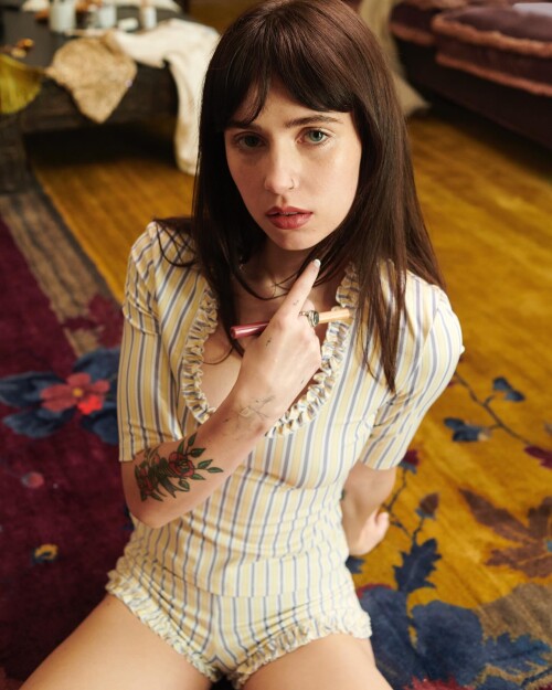 clairo 1743632375341a226398e6d4121a6