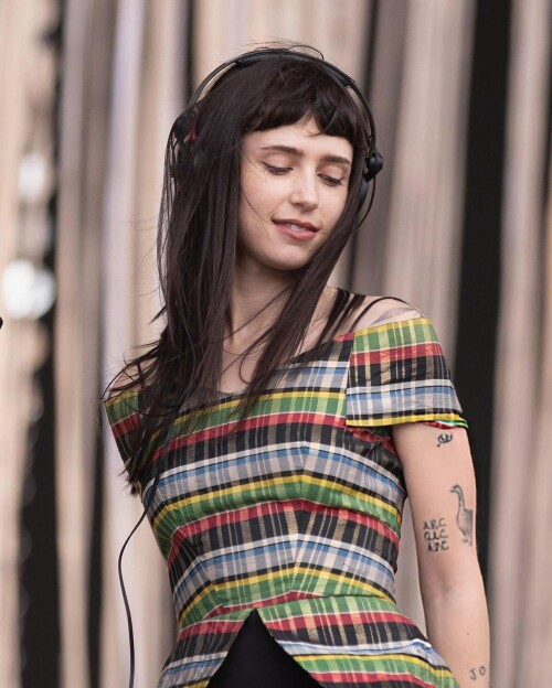 clairo 17518461237847a617a0b7a262b49