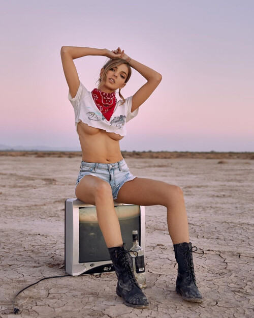 colleen cole 644855 fullsizeafe1228be46a8d6c