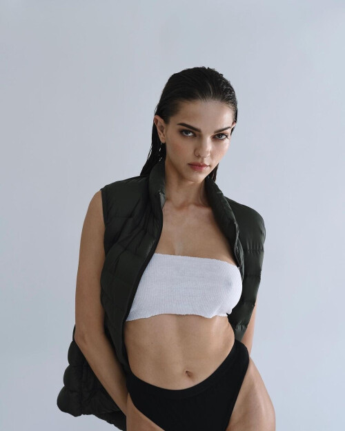 colleen cole 701830 fullsize592f2b0b2273e64b