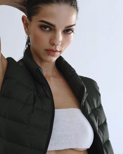 colleen cole 701837 fullsize07ecb6d17eb16bbf