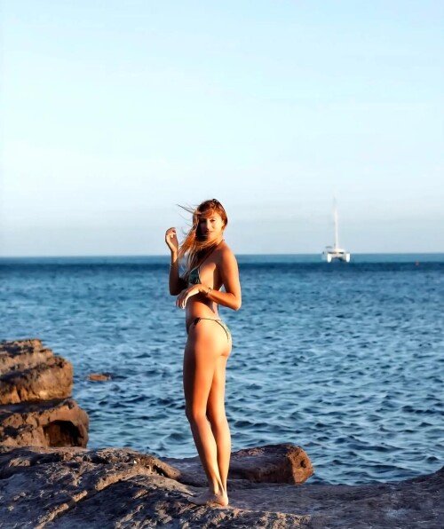 corinna dentoni v0 pvfvrdx70qof1409c6a598baabc54
