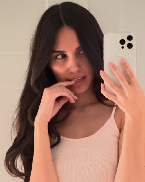 cutiecaryn_feed_2025072500041412315d12a8533437