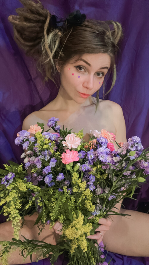 d4c151e8 7ebb 44bd 83c3 a7e56f48cbef64f2d36f7ec42f6d