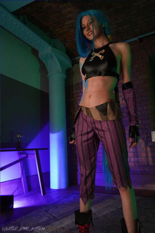 d594fb98cca98f09b36a75534e38f1f84615cc393329bd333bd2df62c10d392c20305a6ed56868423