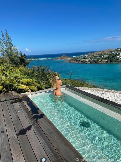 da190636 685f 4418 967f b9de424f63cf71764d9efee988b9