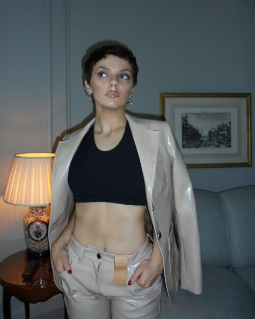 dafnekeen 03 10 2023 0002151d18d5dc99a4b2