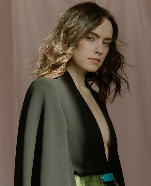 daisy ridley the zoe report march 2021 009