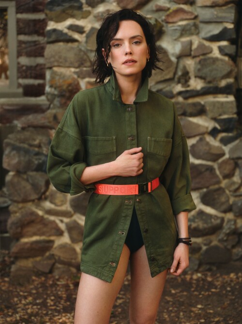 daisy ridley utility jacket 66a19e232890de99ffb807d3023d6