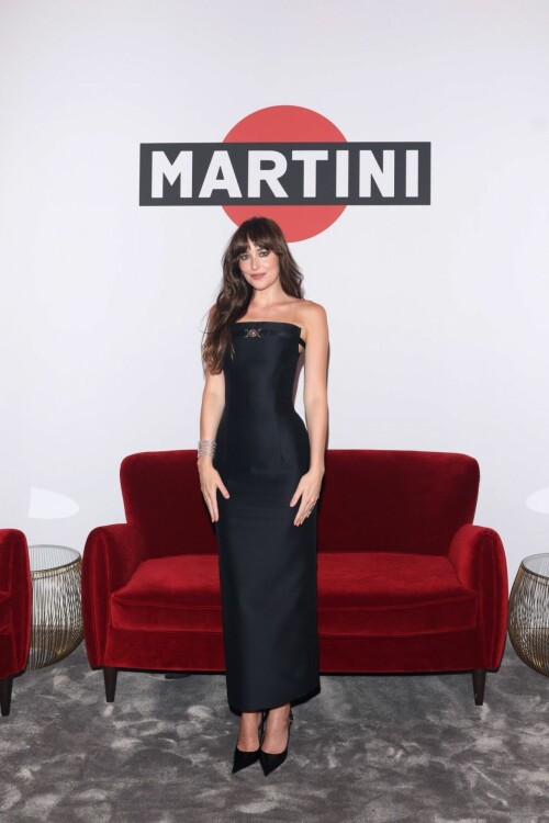 dakota johnson martini 160th celebration at dazi milan 07 05 2023 2cfdbcea0e517987d