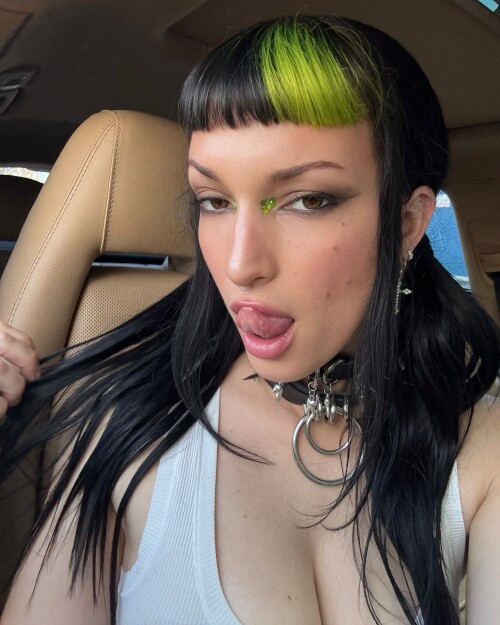 dani thorne 3519442817842308417s2024 12 9 15.53.82 storye56225ffd71451a1