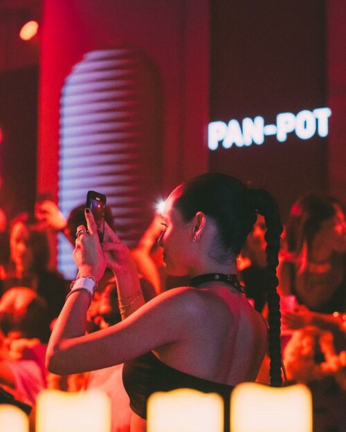 danielamelchior c4d75af3bf85494e8c9972bd93a36aba847886185403e1a0