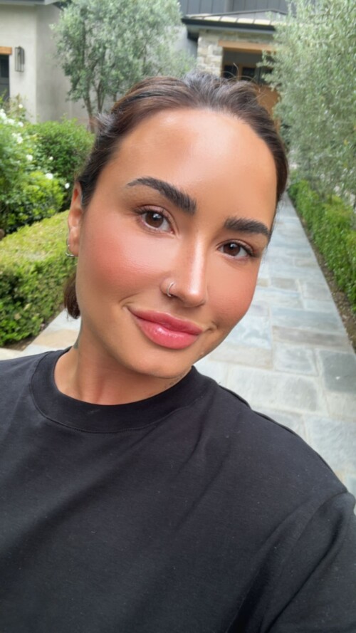 ddlovato 27 04 2024 0001b3db958e910ca98c