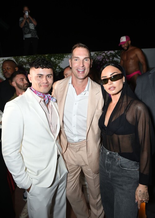 demi 6036d1aa9142300a0