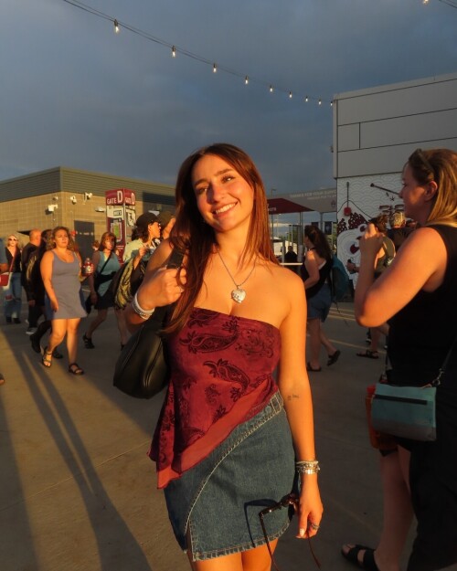 devon.shae2 3683344289771490380 2025 07 24f45a6103bcf36178