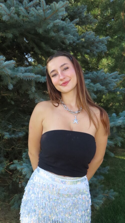 devon.shae 3704319496950273320 2025 08 21372e0f2dd21fa441