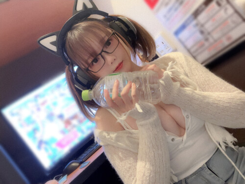 df01e3e7 ec33 4bb6 9b9d b35ff94cd83ba89e63699908b4fb