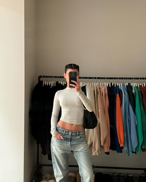 dixiedamelio 00af0aa7cd1f4e04b74798d23623a7cf5dec0414914873d1