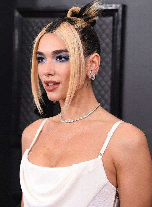 LOS ANGELES, CALIFORNIA - JANUARY 26: Dua Lipa arrives at the 62nd Annual GRAMMY Awards at Staples Center on January 26, 2020 in Los Angeles, California. (Photo by Steve Granitz/WireImage)