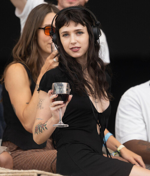 dl.beatsnoop.com 3000 AWS04i2gDo29cbdef22ae56364