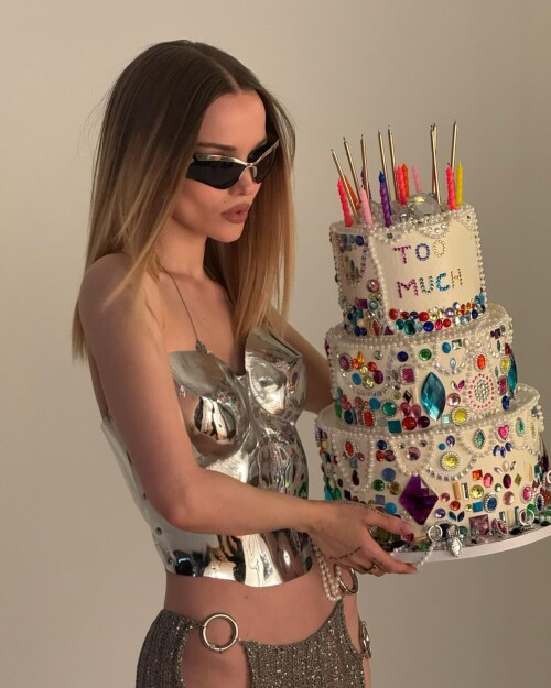 dovecameron 20250120 100016 386676102304a611a049f64a67