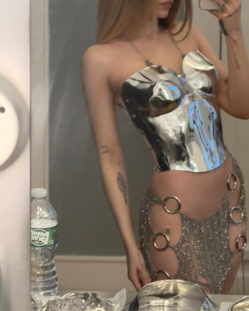 dovecameron 20250120 100016 4057690394a5744d1fbb2763a5