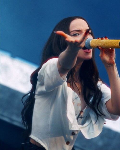 dovecameron 1751981454 3672209055083361800 1453123094f8302426a9beceb