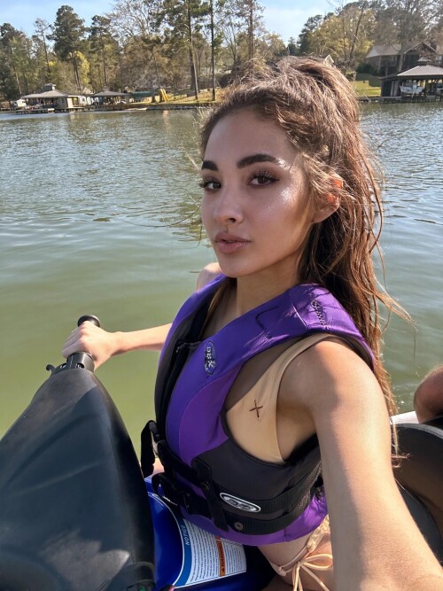 download 17f0915b5af94db19e