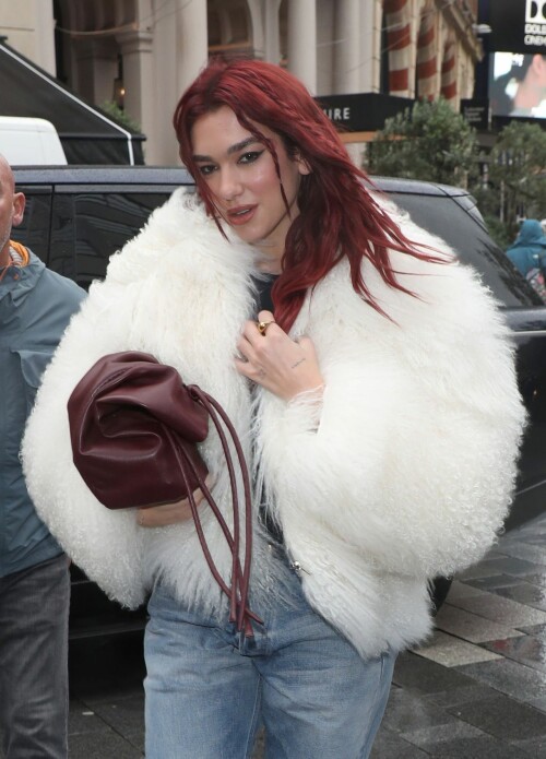 dua lipa arriving at capital breakfast radio studio s in london 11 08 2023 14c4b54de43d2d82d