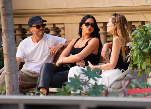 dualipa 1084d0a4afa1991e38