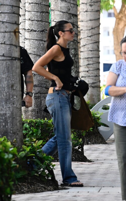 dualipa-13ce0480a545cb984