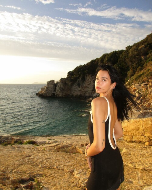 dualipa 2023 07 27T032938 1479e03e56a99d65f