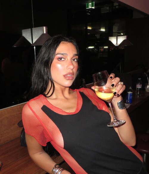 dualipa 20250323 0002e1bf73abd46a6106