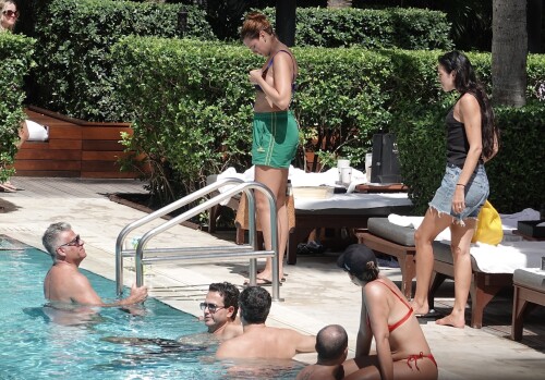 dualipa-24546750a1c80f8aa6