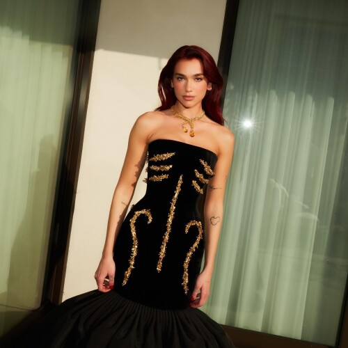 dualipa 388e79d832f7b3e7f