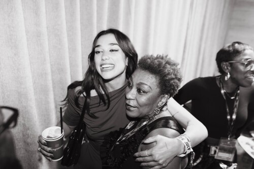 dualipa 4be718157f2b1edc5