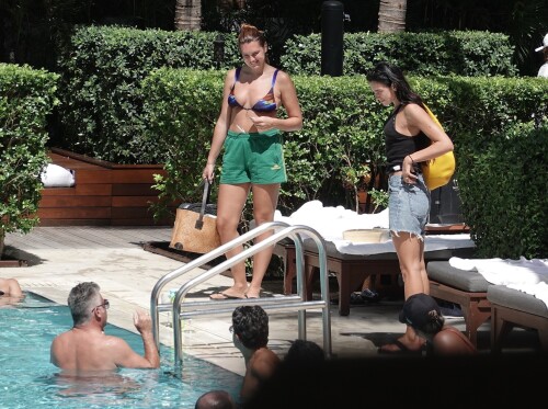 dualipa-58beb757398d887d31