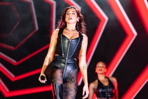 dualipa 618c6f28811432581