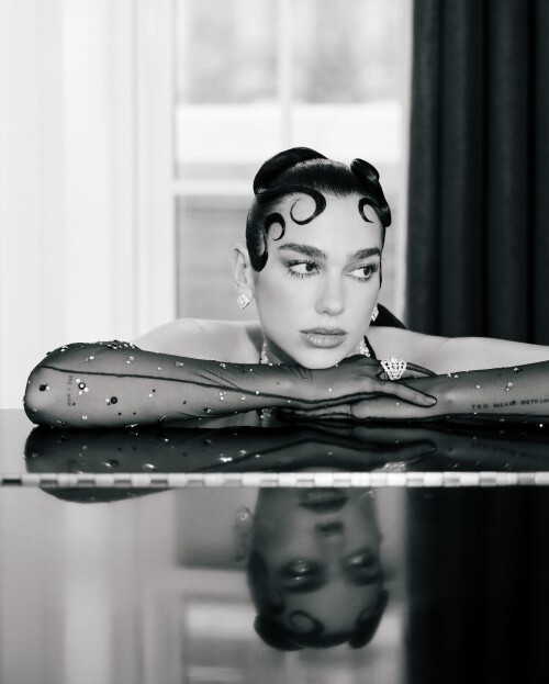 dualipa photo DJT5utitP3l 20250506 074714 4963244989a3ccd8ed5a03d5f