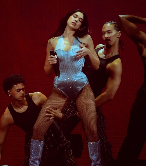 dualipa photo DJwW4MftgeP 20250517 090040 49869188623b2e41f16e9caa8