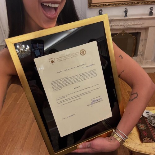 dualipa_1754153367_3690428385113437853_12331195eb6a24cdac912b66