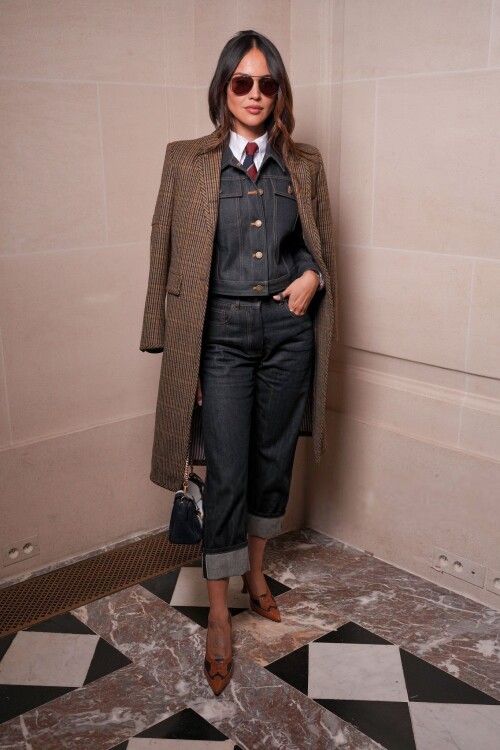 eiza 19e2d3efc699930b34