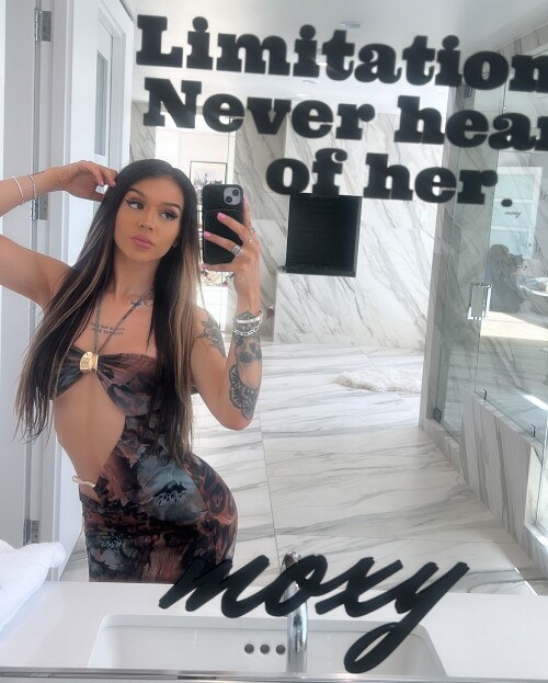 elaynablack 20251016 090752 2351365144178f24535093a99