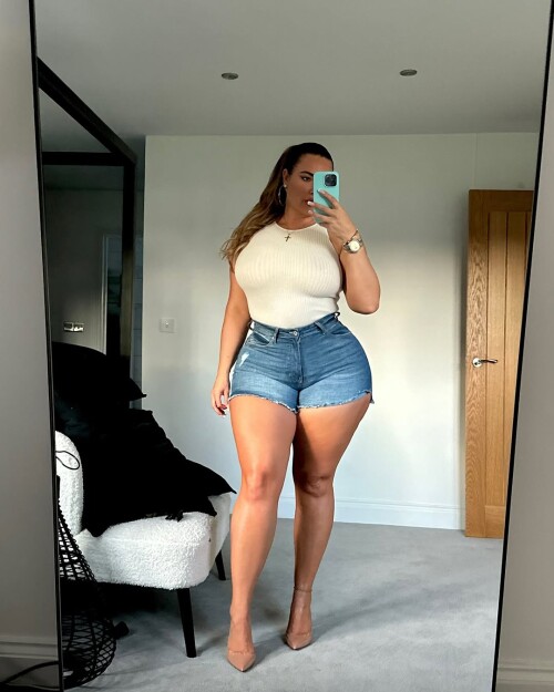 elfies FashionNovaCurve 11603649d3fbb4050