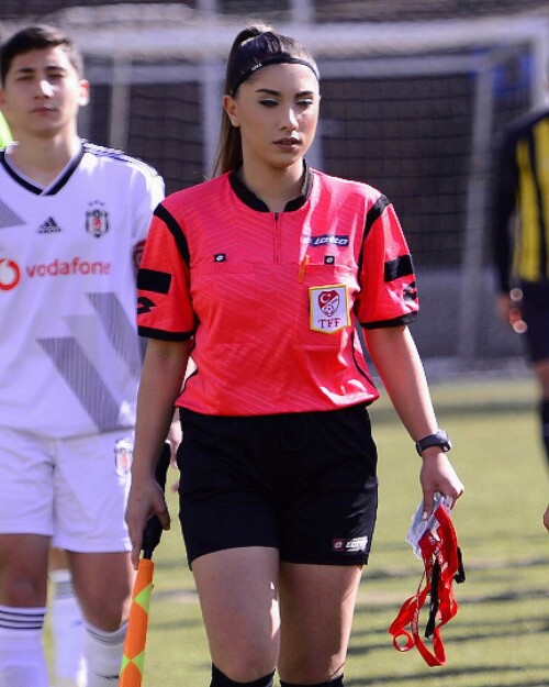 elifkaraarslan 17 CLR99oMg8lsb80e8e8a4548e267