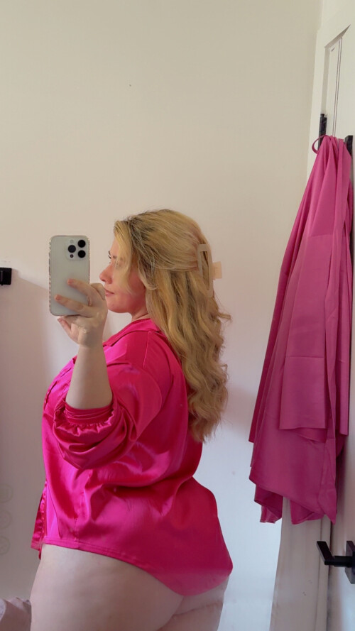 ellanabryan 1611751621 source61cb17f8c3e50e69