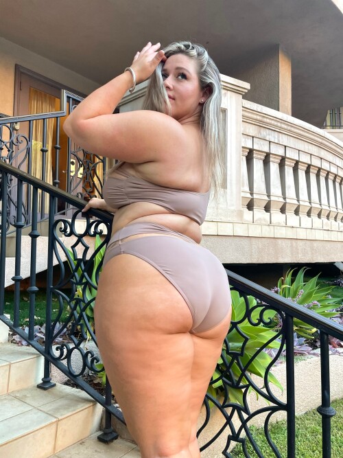 ellanabryan 1861563046 source 177de52cbf8b7ba5c