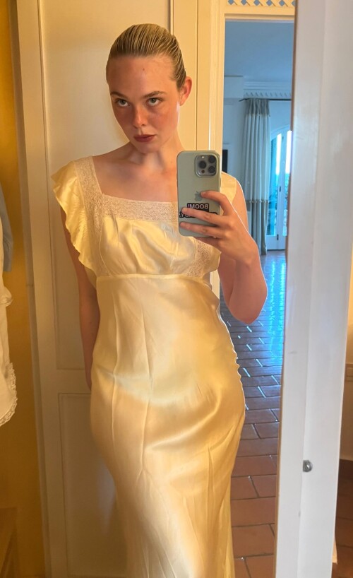 ellefanning 1752391152 30093457276b473c68f2ba0a08